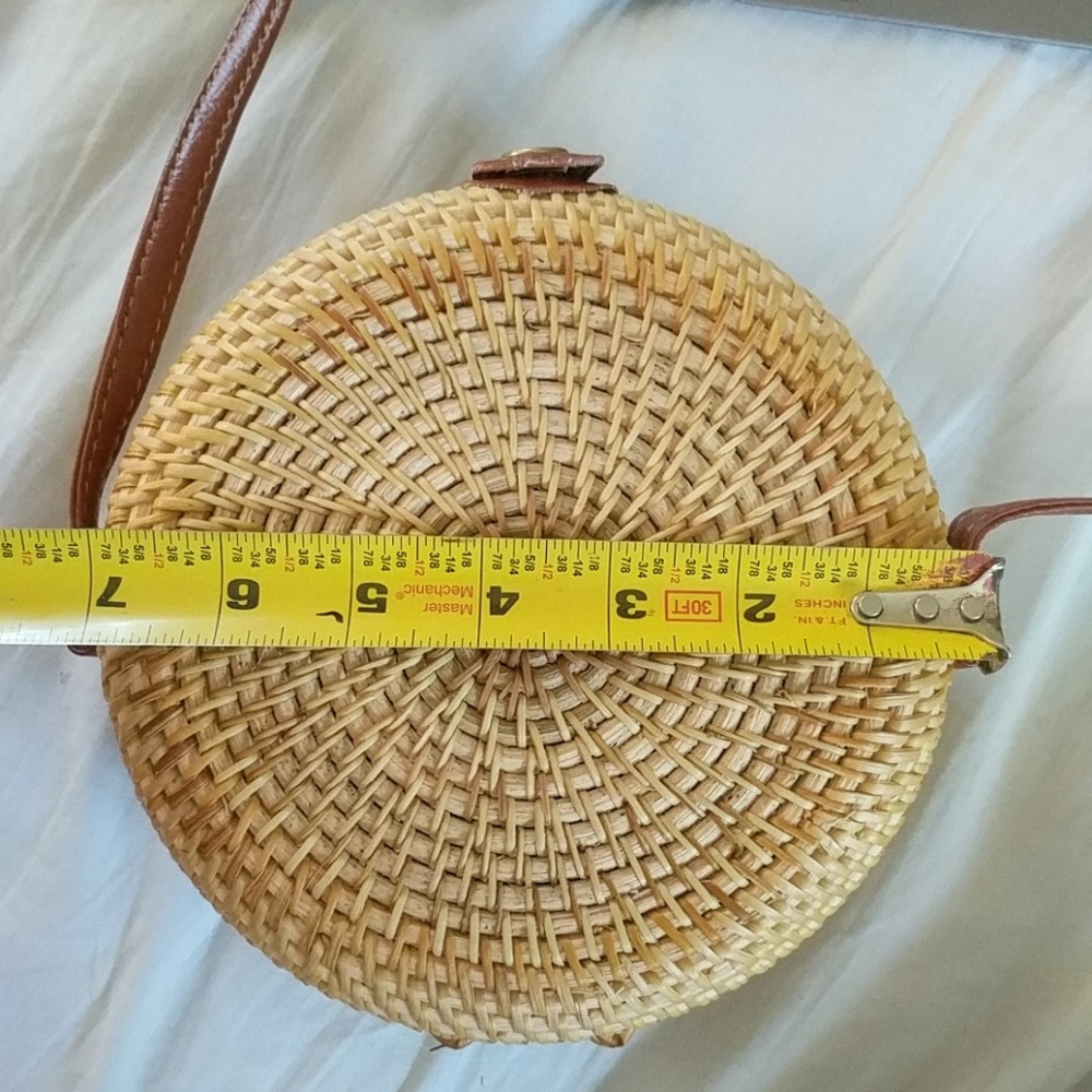 LAST ONE! Woven Straw Rattan Beach Circle Bag - Picture 3 of 5